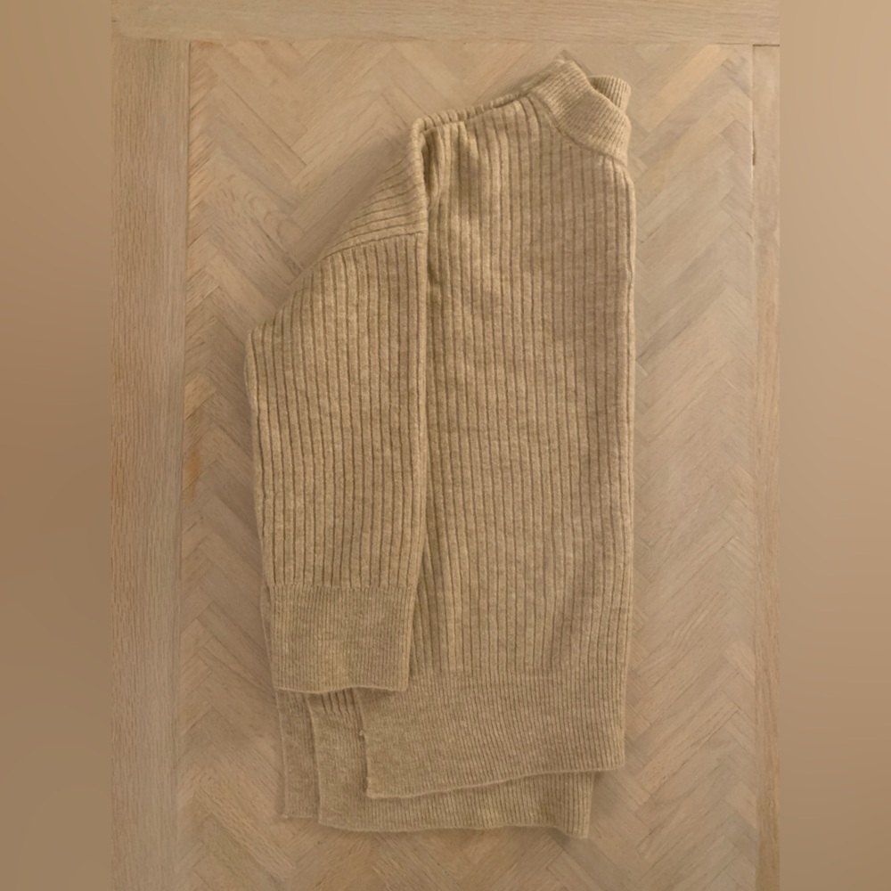 H&M crew neck sweater